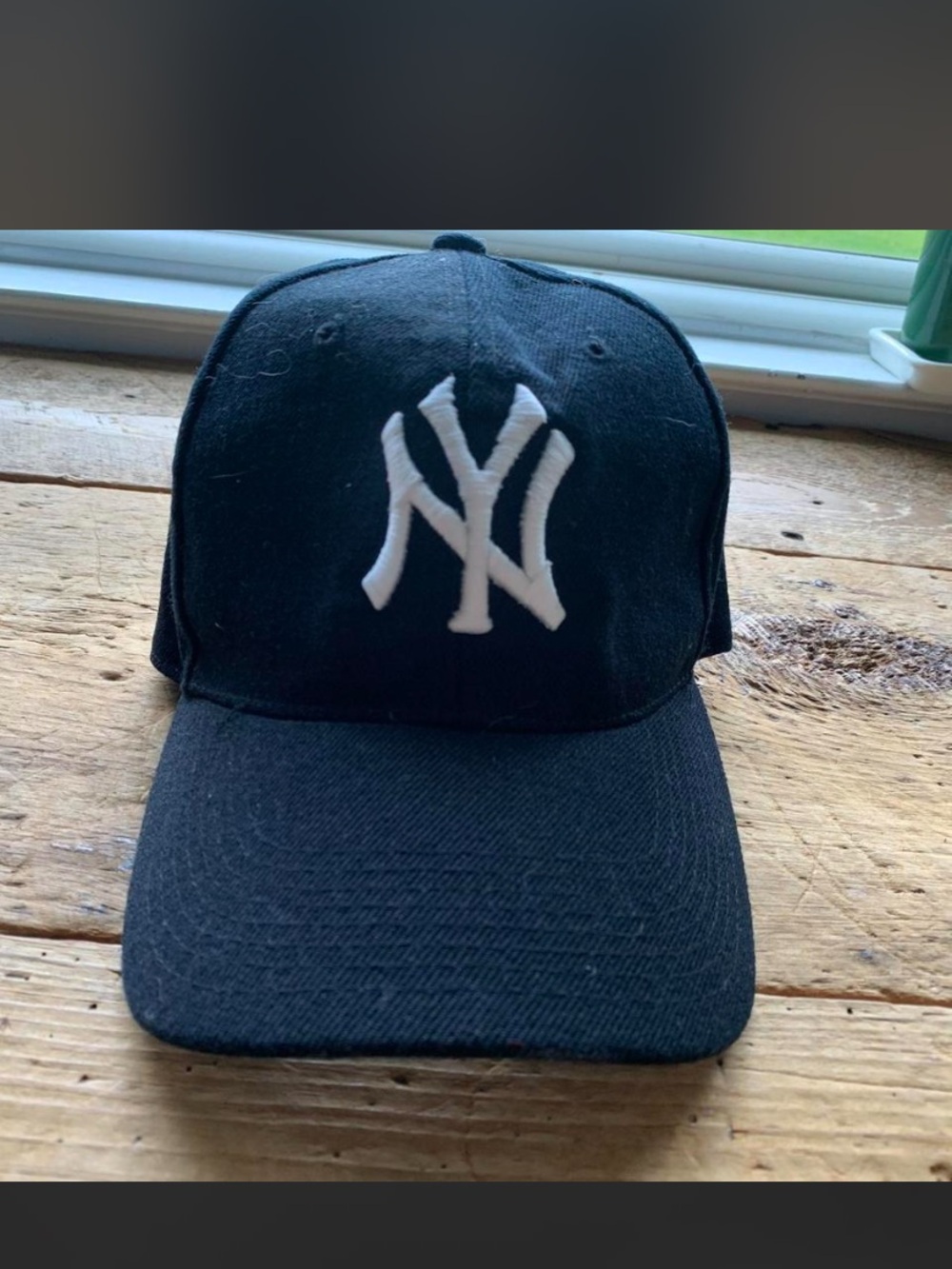 City Hunter Black New York Yankees fitted cap Size 7 1/8